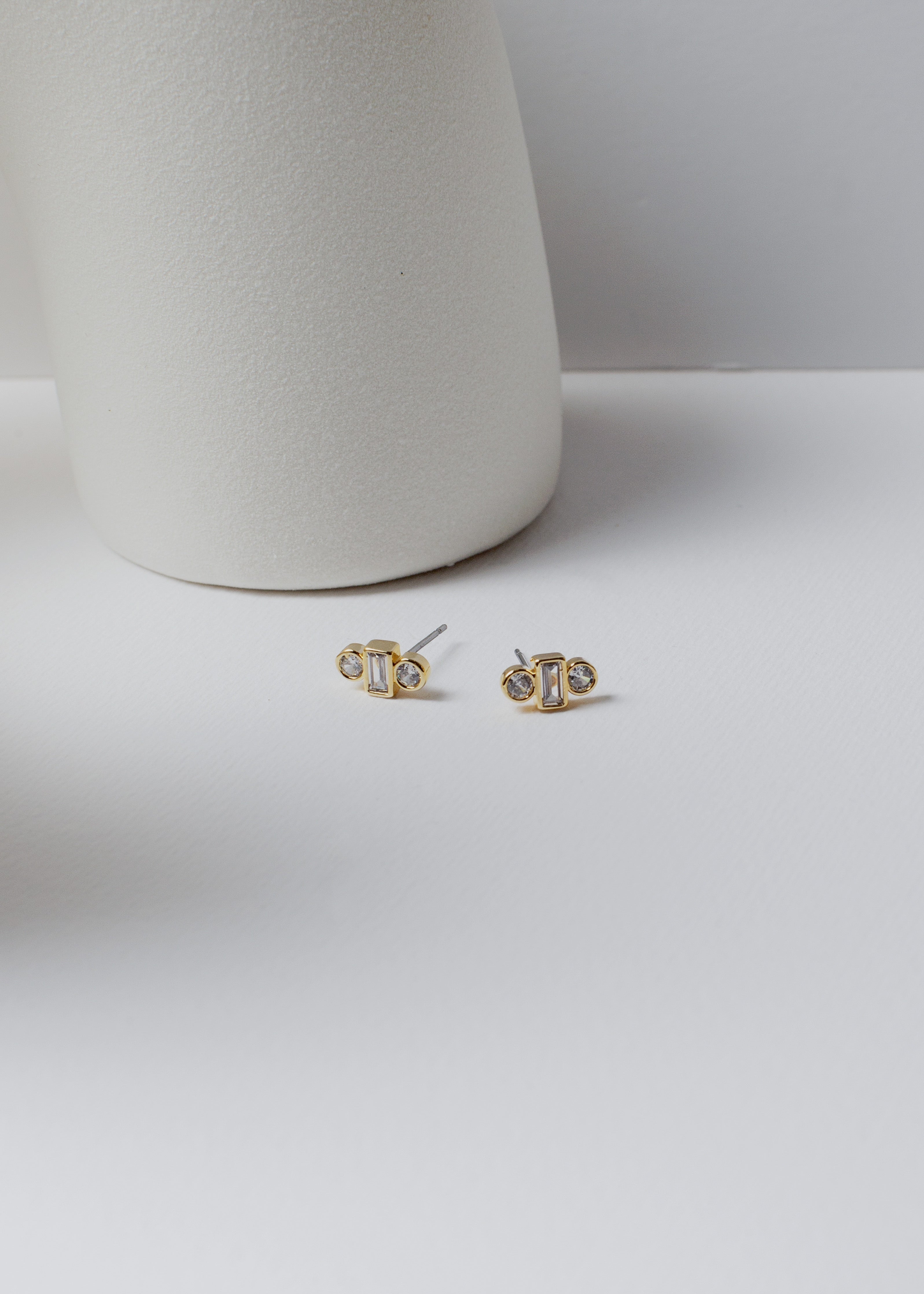 Mood Stud Earrings / Gold