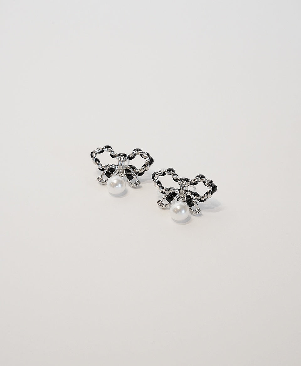 Bow & Pearl Studs / Silver