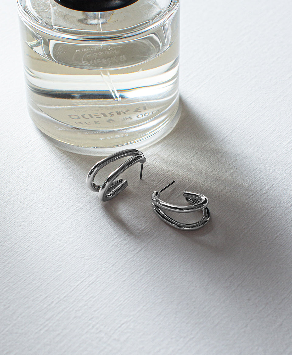 Dominique Hoop Earrings / Silver