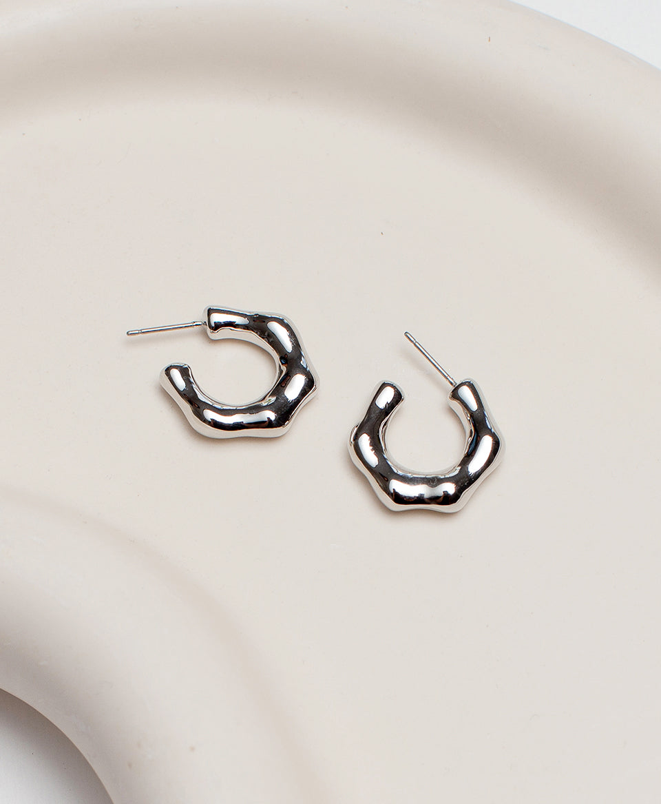 Jodi Hoop Earrings / Silver