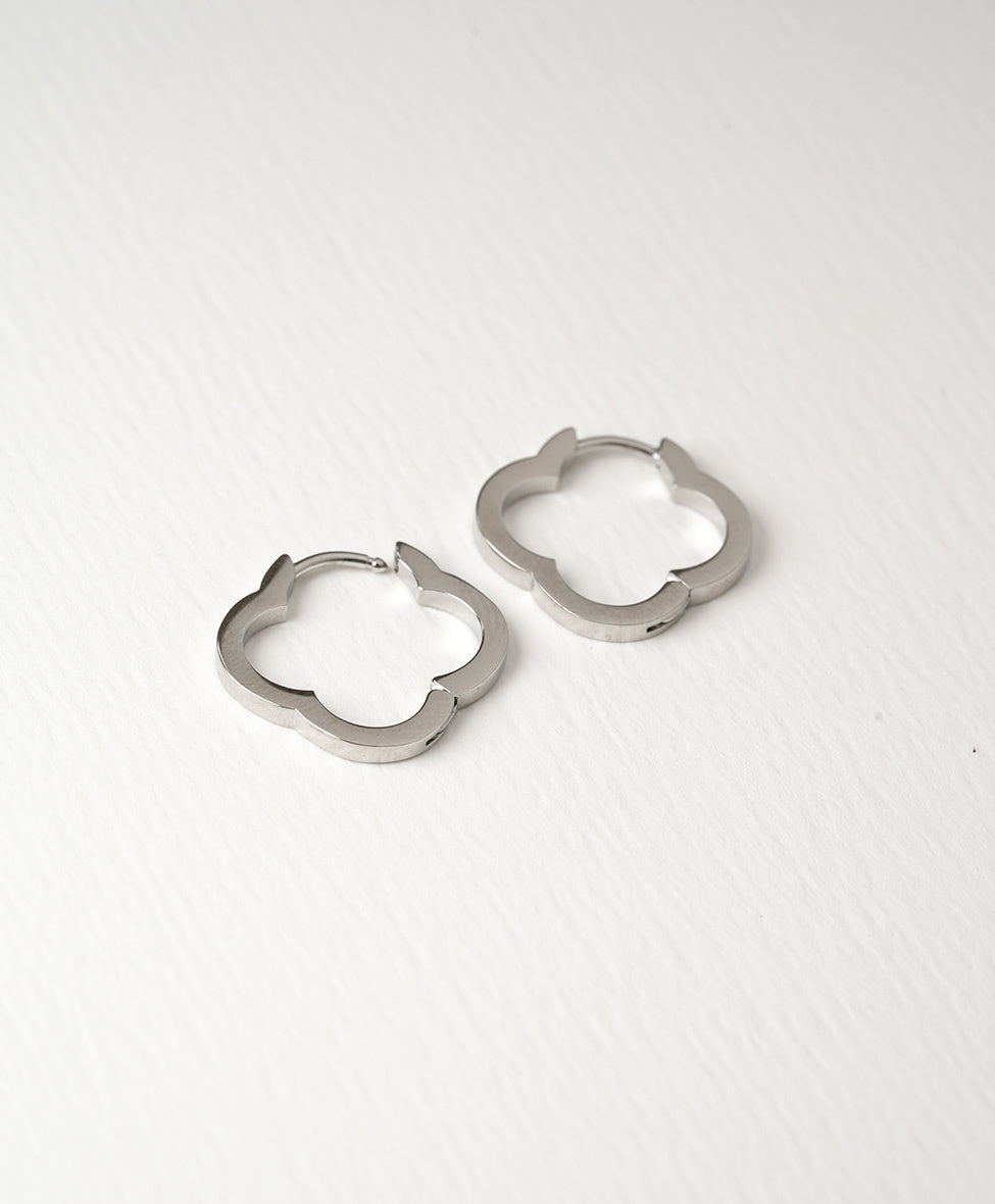 Petal Pave Hoops / SS / Silver