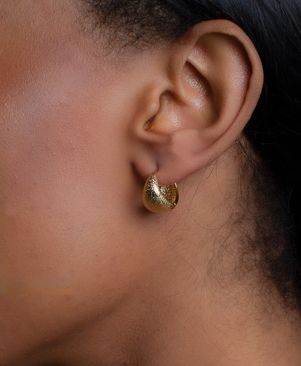 Bell Mini Hoops / Gold