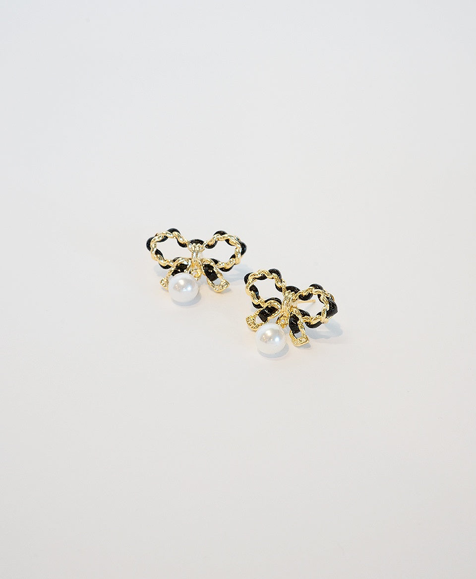 Bow & Pearl Studs / Gold