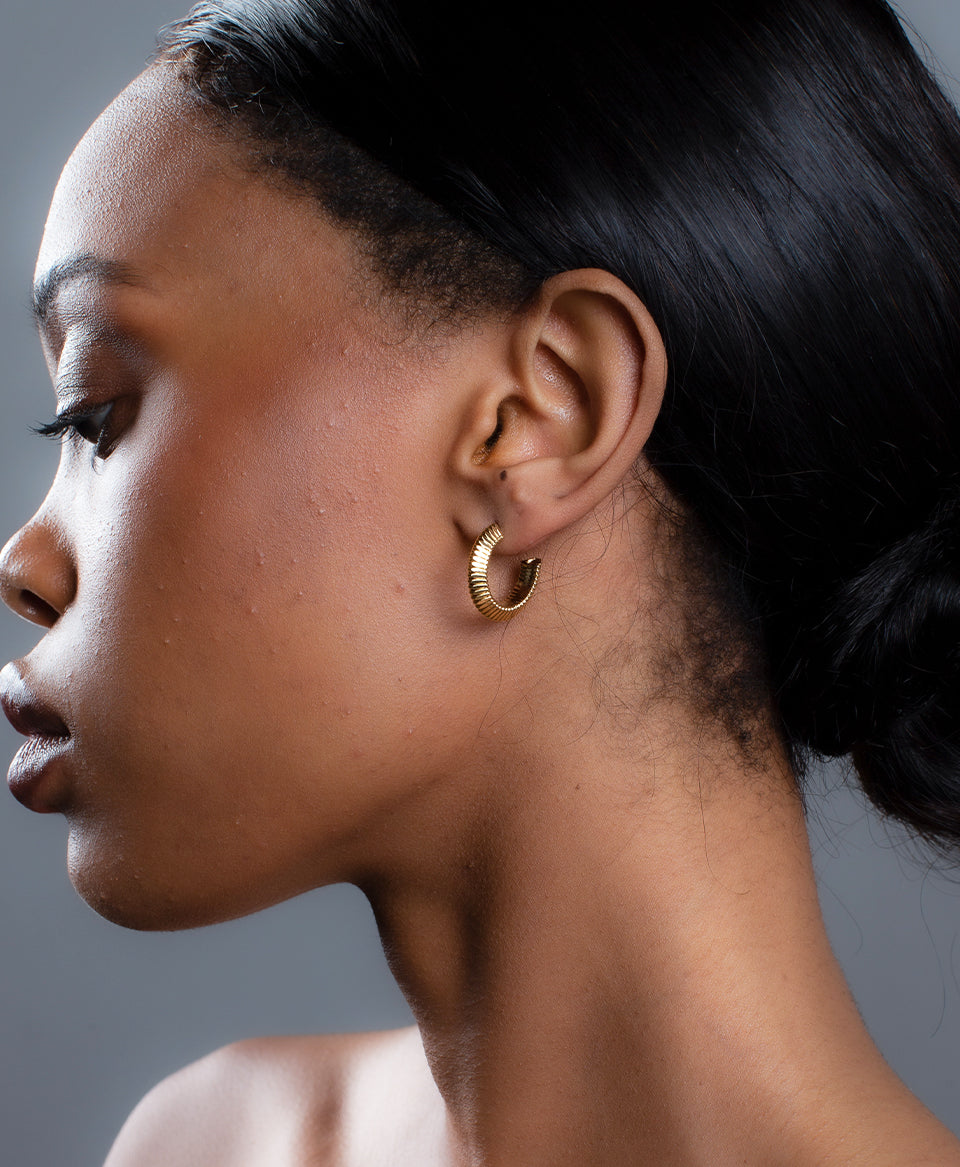 Erika Hoop Earrings / Gold