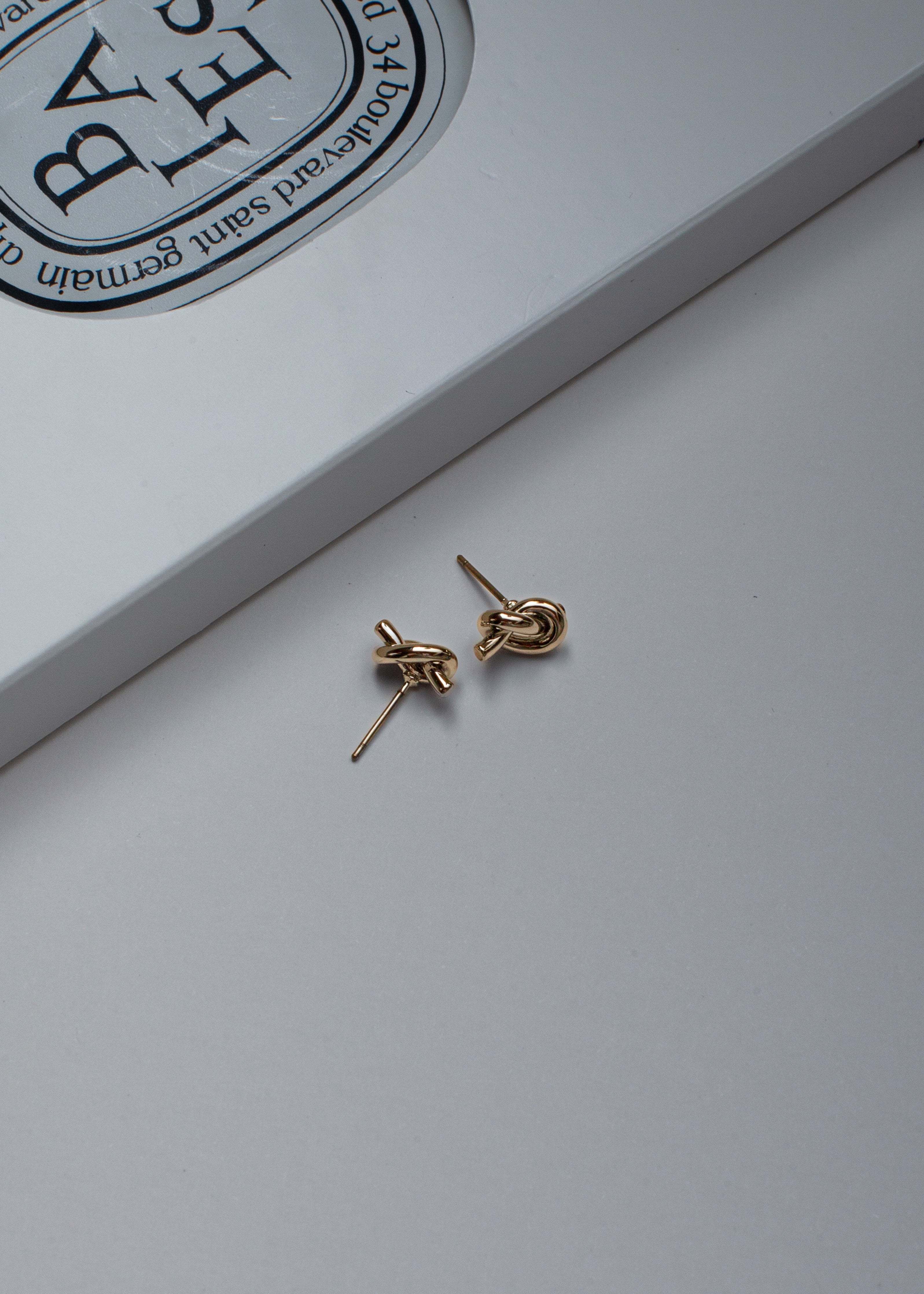 Knot Stud Earring / Gold