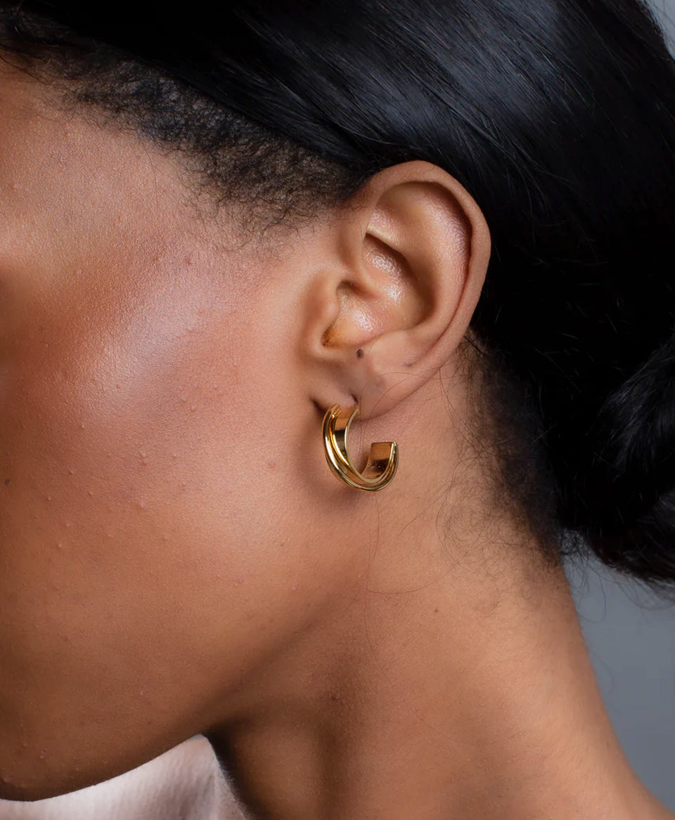 Skipper Hoop Earrings / Gold