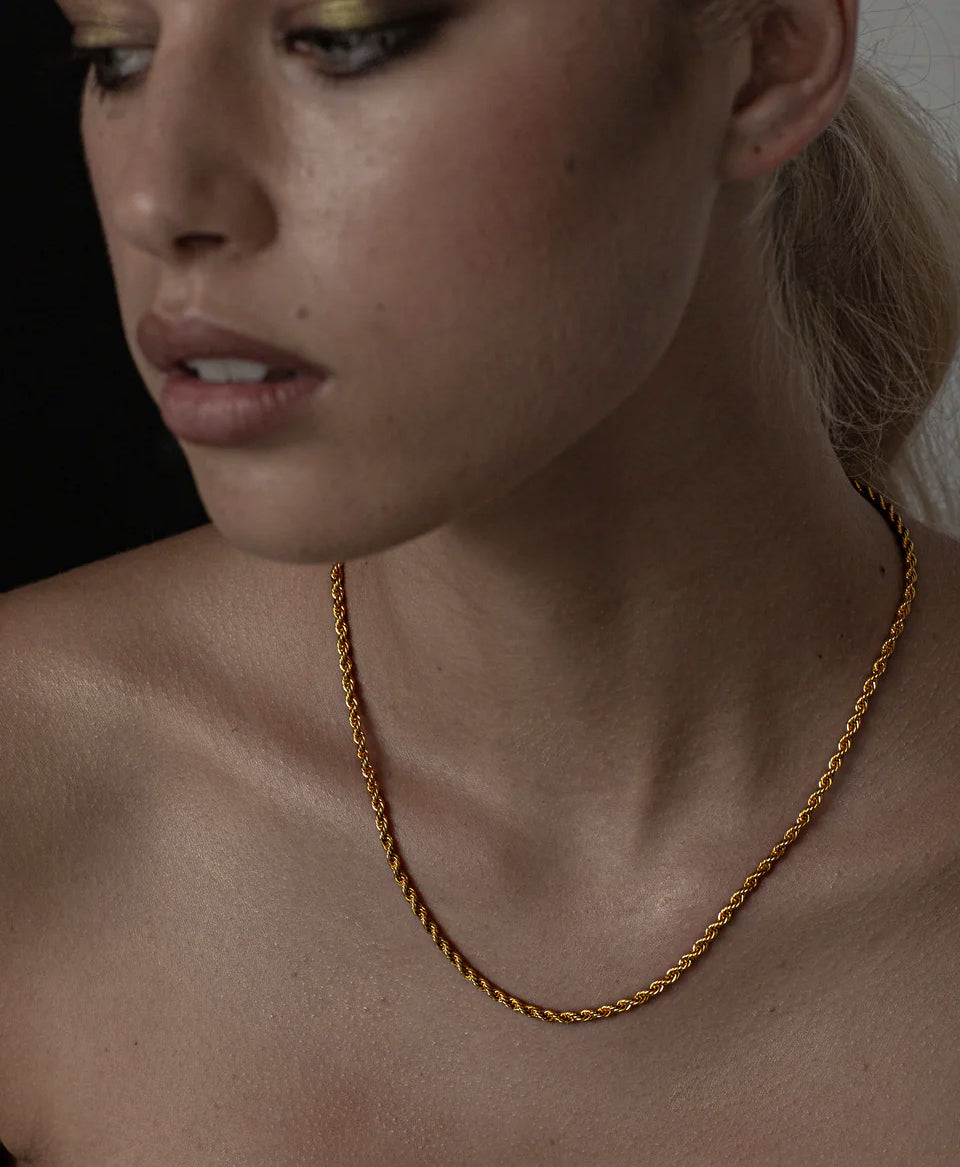 Twisty Necklace / Gold